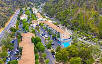 Hotel Yosemite View Lodge in El Portal