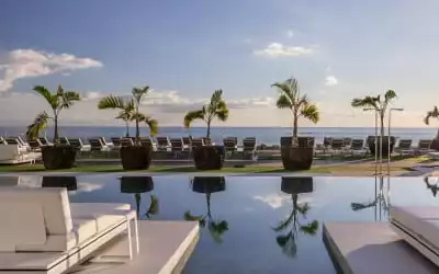 Royal Hideaway Corales Suites mit 94 % Empfehlungsrate Royal Hideaway Corales Suites in La Caleta de Adeje