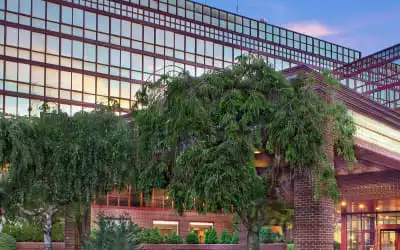 LaGuardia Plaza Hotel mit 100 % Empfehlungsrate LaGuardia Plaza Hotel in East Elmhurst