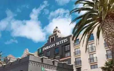 Embassy Suites Los Angeles International Airport South mit 99 % Empfehlungsrate Embassy Suites Los Angeles International Airport South in El Segundo