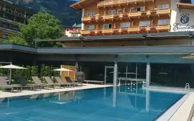 Hotel Elisabeth mit 96 % Empfehlungsrate Hotel Elisabeth in Fügen (Zillertal)