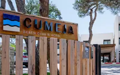 Cumeja Beach Club & Hotel mit 92 % Empfehlungsrate Cumeja Beach Club & Hotel in Baia Domizia