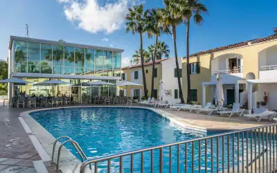 Apartments Cales De Ponent in Cala Santandria