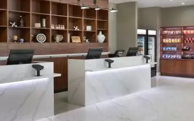 Hotel Four Points by Sheraton Toronto Airport mit 99 % Empfehlungsrate Hotel Four Points by Sheraton Toronto Airport in Mississauga