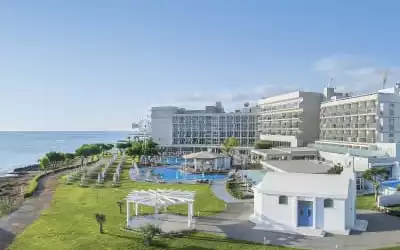 Pernera Beach Hotel mit 88 % Empfehlungsrate Pernera Beach Hotel in Protaras