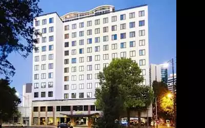 Hotel Radisson On Flagstaff Gardens in Melbourne