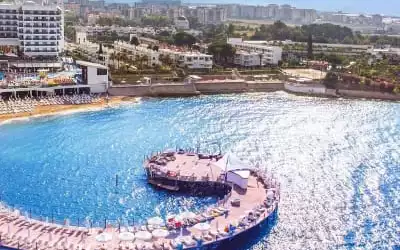 Azura Deluxe Resort & Spa Hotel mit 98 % Empfehlungsrate Azura Deluxe Resort & Spa Hotel in Avsallar