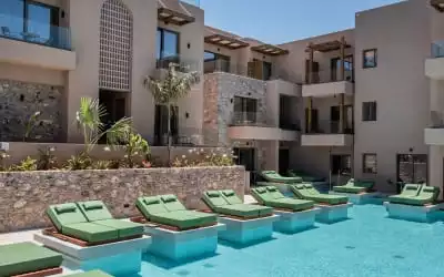 Paralos Venus Suites in Analipsi