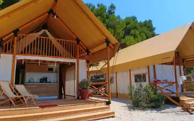 Arena One 99 Glamping in Banjole