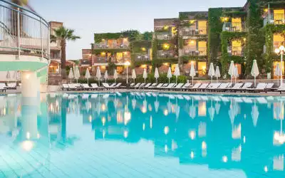 Bella Beach Hotel mit 88 % Empfehlungsrate Bella Beach Hotel in Anissaras