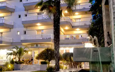 Hotel Ioni mit 92 % Empfehlungsrate Hotel Ioni in Paralia