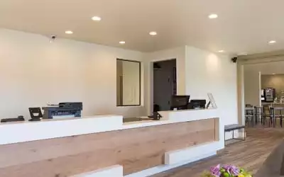 Hotel Focus SFO mit 94 % Empfehlungsrate Hotel Focus SFO in South San Francisco