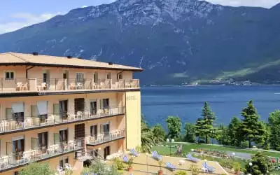 Hotel Garda Bellevue mit 91 % Empfehlungsrate Hotel Garda Bellevue in Limone