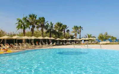 Hotel Minos Mare Beach in Platanes