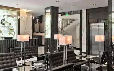 Congress Avenue mit 100 % Empfehlungsrate Congress Avenue in Vilnius-Wilna