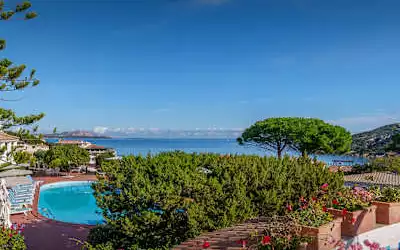 Hotel Punta Est in Baja Sardinia