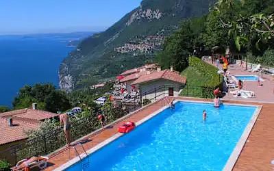 Hotel & Residence La Rotonda mit 95 % Empfehlungsrate Hotel & Residence La Rotonda in Tignale