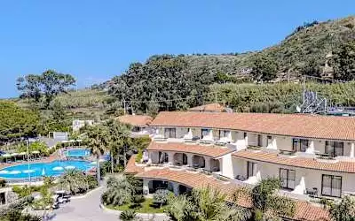 Hotel Scoglio Del Leone mit 99 % Empfehlungsrate Hotel Scoglio Del Leone in Zambrone