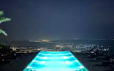 The View - Hail as Shas mit 99 % Empfehlungsrate The View - Hail as Shas in Misfat Al Abriyeen