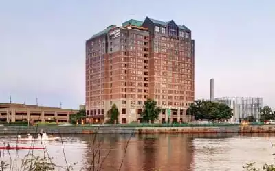 Hotel Doubletree Guest Suites Boston in Allston