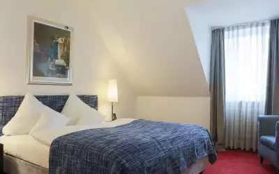 Hotel Nymphenburg mit 99 % Empfehlungsrate Hotel Nymphenburg in München