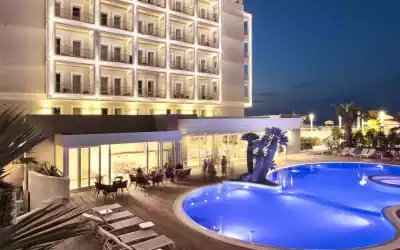 Hotel Ambasciatori mit 89 % Empfehlungsrate Hotel Ambasciatori in Riccione