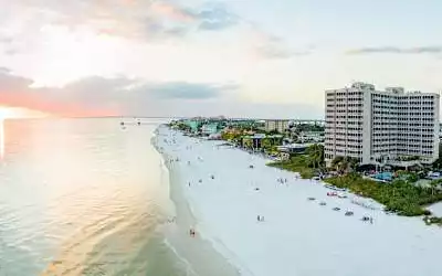 Hotel Diamond Head Beach Resort in Fort Myers Beach