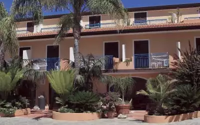 Hotel Grotticelle mit 98 % Empfehlungsrate Hotel Grotticelle in Ricadi