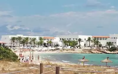 Hotel Roca Bella mit 99 % Empfehlungsrate Hotel Roca Bella in Es Pujols