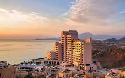Fairmont Fujairah Beach Resort mit 82 % Empfehlungsrate Fairmont Fujairah Beach Resort in Dibba