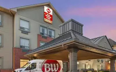 Best Western Plus Travel Hotel Toronto Airport in Etobicoke