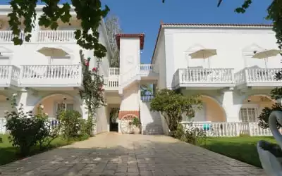 Hotel Belussi Beach in Drosia