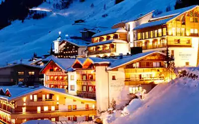 Hotel Berghof Crystal SPA & Sports Hintertux mit 99 % Empfehlungsrate Hotel Berghof Crystal SPA & Sports Hintertux in Hintertux-Zillertal