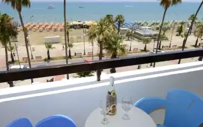 Les Palmiers Beach Hotel in Larnaka