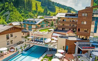 Alpinresort ValSaa - Sport & Spa mit 100 % Empfehlungsrate Alpinresort ValSaa - Sport & Spa in Saalbach-Hinterglemm