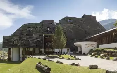 Blu Hotel Senales: Zirm-Cristal mit 90 % Empfehlungsrate Blu Hotel Senales: Zirm-Cristal in Maso Corto