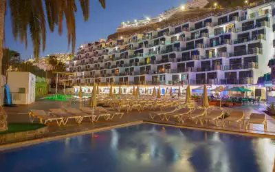 Hotel Revoli mit 83 % Empfehlungsrate Hotel Revoli in Puerto Rico