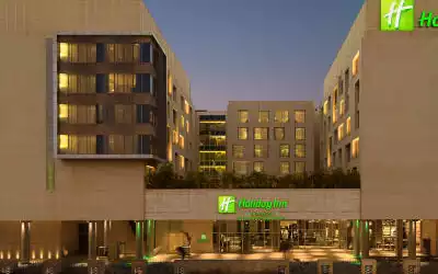 Holiday Inn New Delhi International Airport mit 86 % Empfehlungsrate Holiday Inn New Delhi International Airport in Delhi - Neu Delhi