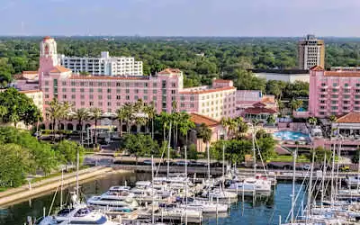 Hotel Renaissance Vinoy Resort & Golf Club in St Petersburg