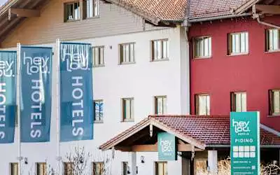 Hey Lou Hotel Piding mit 98 % Empfehlungsrate Hey Lou Hotel Piding in Piding