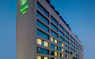 Holiday Inn Mumbai International Airport mit 89 % Empfehlungsrate Holiday Inn Mumbai International Airport in Bombay-Mumbai