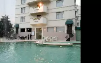 Howard Plaza The Fern mit 99 % Empfehlungsrate Howard Plaza The Fern in Agra