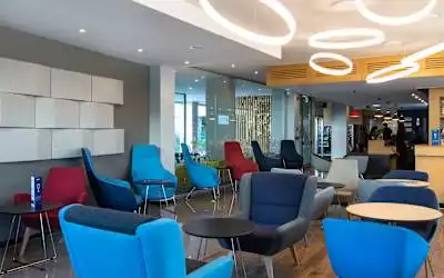 Hotel Holiday Inn Express Lisbon Airport in Moscavide