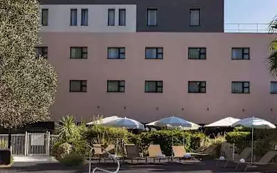 Hotel Holiday Inn Express Marseille - Provence Airport mit 100 % Empfehlungsrate Hotel Holiday Inn Express Marseille - Provence Airport in Vitrolles