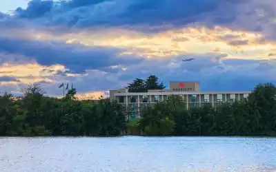Hotel Marriott Dulles Airport mit 87 % Empfehlungsrate Hotel Marriott Dulles Airport in Herndon