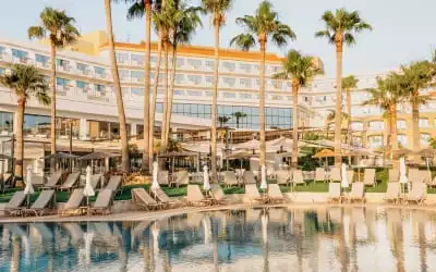 St. George Beach Hotel & Spa Resort in Chloraka