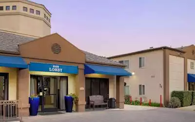 Best Western Plus Royal Palace Inn & Suites in Los Angeles