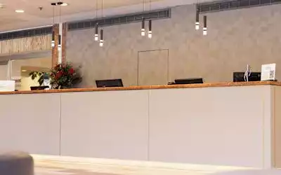 Hotel Grand Beach mit 87 % Empfehlungsrate Hotel Grand Beach in Tel Aviv