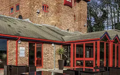 Hotel Ibis London Luton Airport mit 98 % Empfehlungsrate Hotel Ibis London Luton Airport in Luton