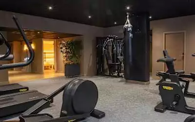 Hotel Warwick Reine Astrid mit 95 % Empfehlungsrate Hotel Warwick Reine Astrid in Lyon